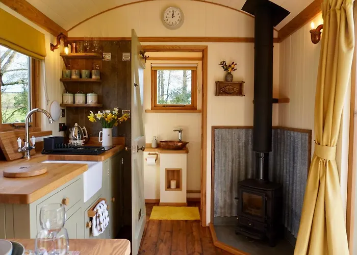 Little Ash Glamping - Luxury Shepherd\'S Huts