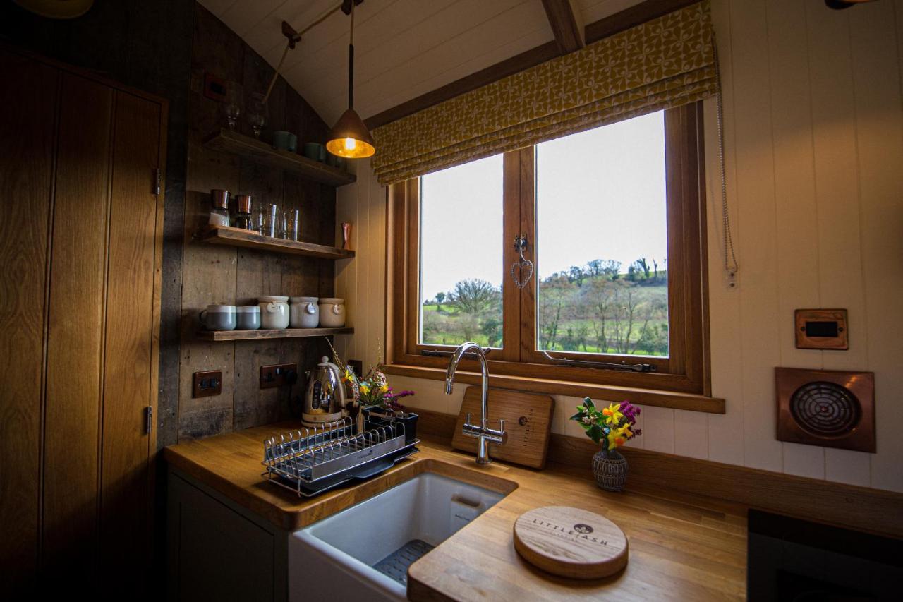 Little Ash Glamping - Luxury Shepherd's Huts * Newton Abbot